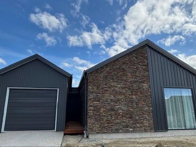 House for rent in Otakou