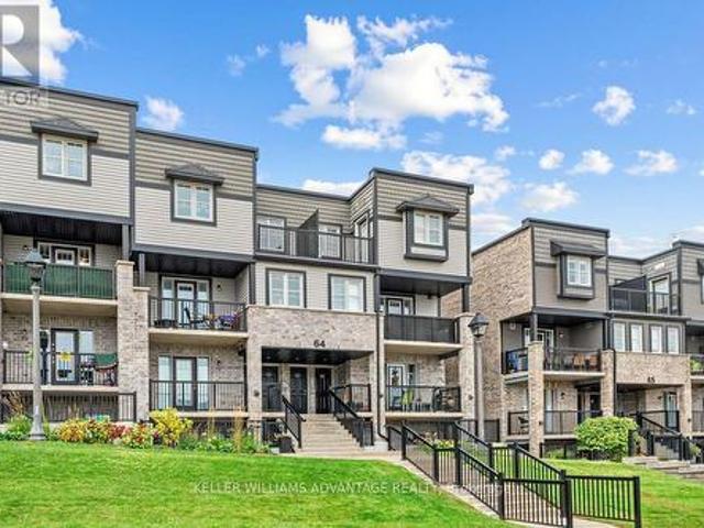 Townhouse for sale in Laurentian West, Kitchener