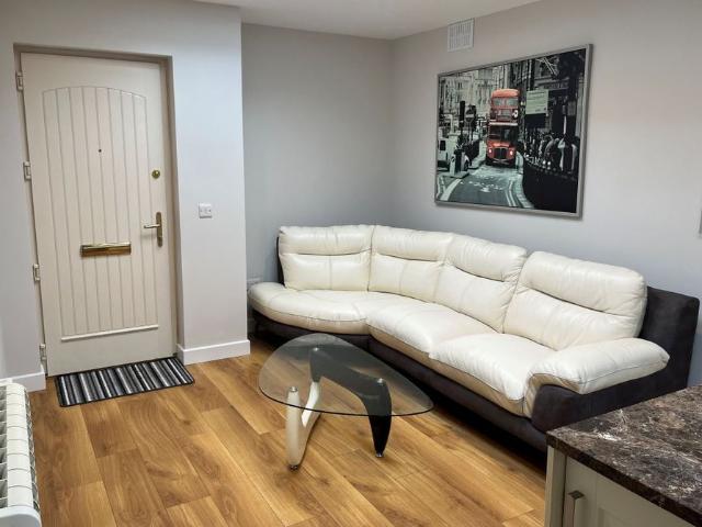Apartment to rent in Bluebell, North Tipperary