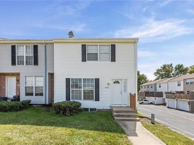Townhouse for sale in Grandview, Missouri