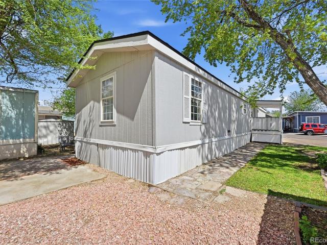 House for sale in Dupont, Colorado