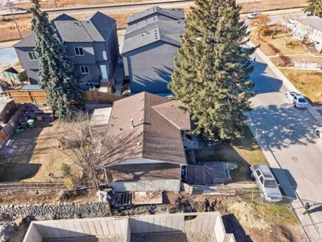 House for sale in Bowness, Calgary