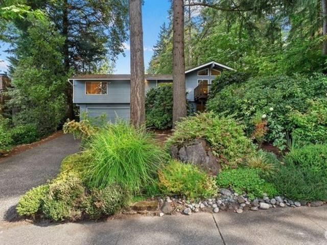 House for sale in Pines, Bellevue