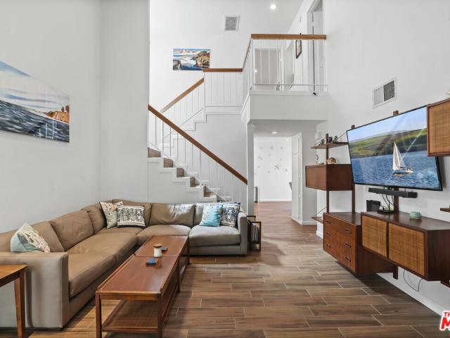Townhouse for rent in Malibu