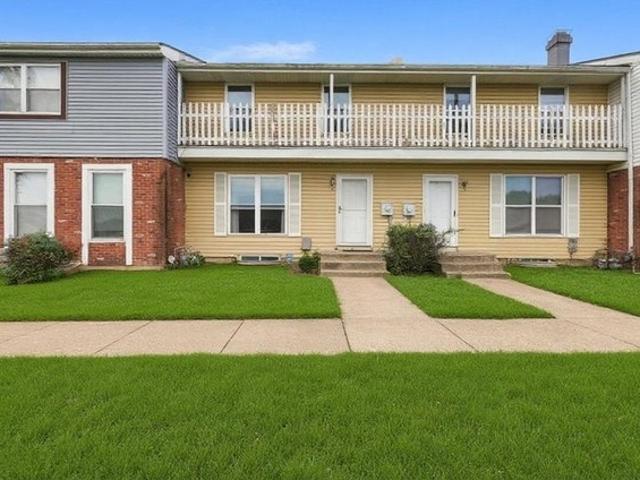 Townhouse for sale in Greenfield Village, Grandview