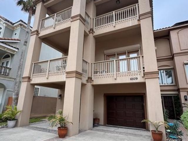 Townhouse for sale in Cameron, Texas