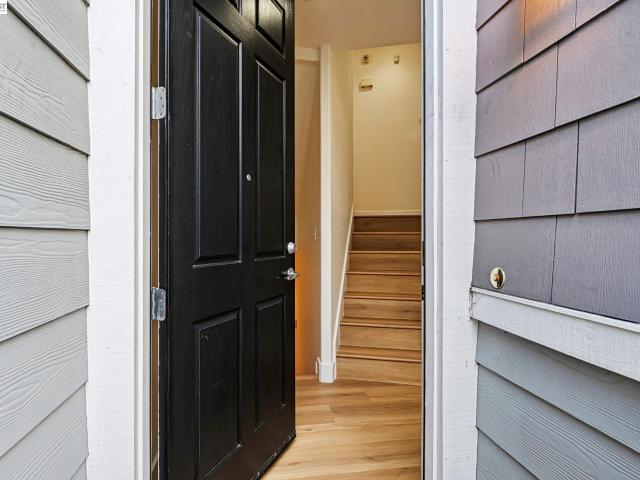 Townhouse for sale in Hayward, Alameda County