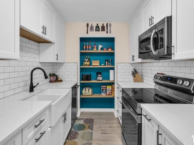 Townhouse for sale in Cottonwood Meadows Twin Homes Condominium, Midvale