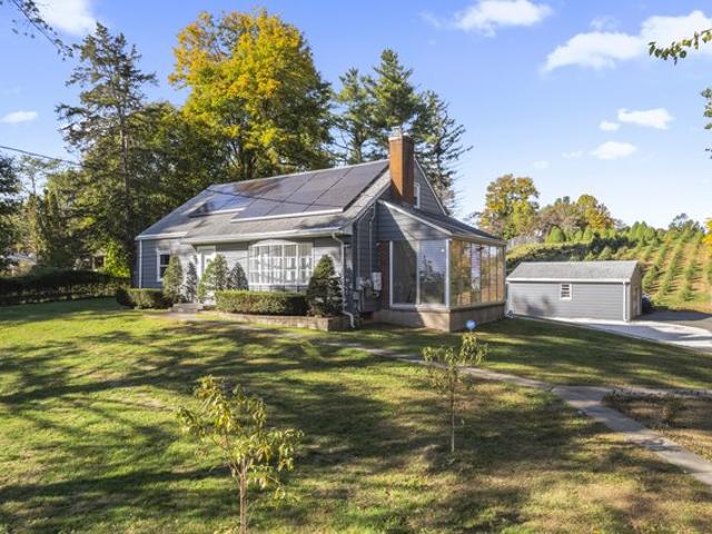 House for sale in Hamden, Connecticut