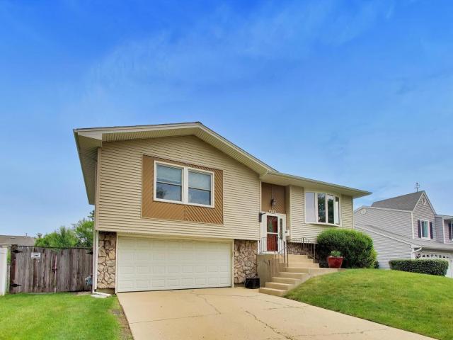 House for sale in Medinah, Illinois