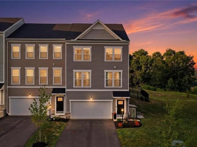 Townhouse for sale in Pittsburg, Pennsylvania