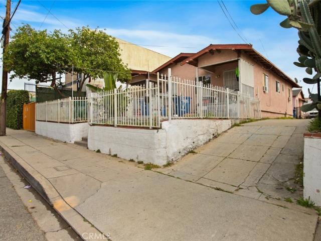 Property for sale in East Los Angeles, Canoga Park
