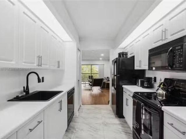 House for sale in Hollywood