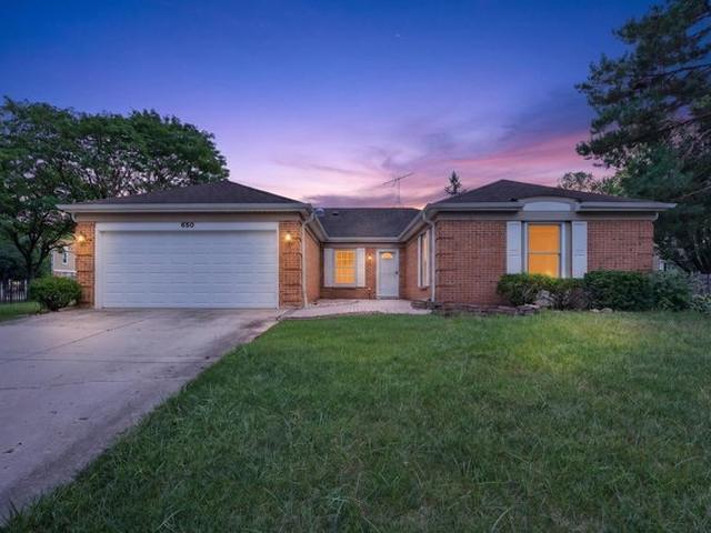 House for sale in Victoria Crossing, Hoffman Estates