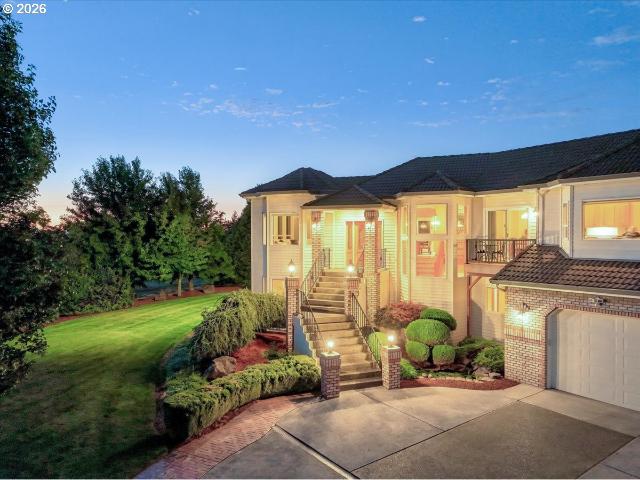 House for sale in Fairgrounds, Ridgefield