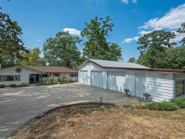 House for sale in Grove, Delaware County