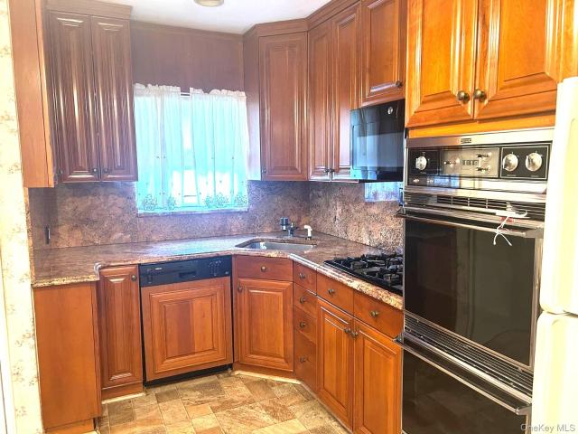 House for sale in Queens, Arverne