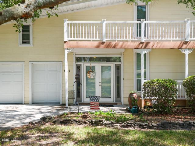 House for sale in Diamondhead, Mississippi