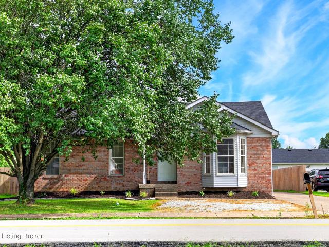 House for sale in Shepherdsville, Kentucky
