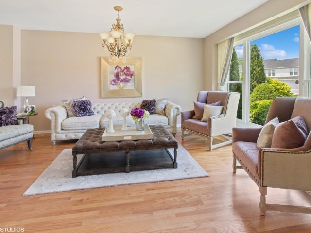 House for sale in Des Plaines
