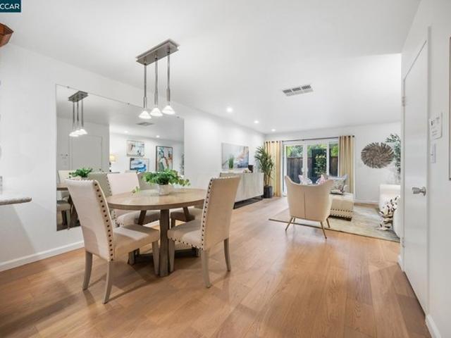 Townhouse for sale in Moraga, California