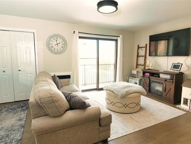 Condo for sale in Lyndhurst, New Jersey