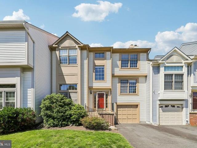 Townhouse for sale in Virginia