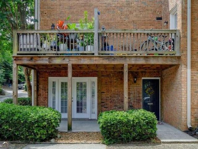 Townhouse for sale in Sandy Springs, Fulton County