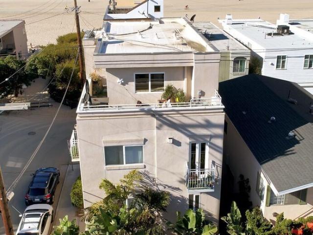 House for sale in Canoga Park, California