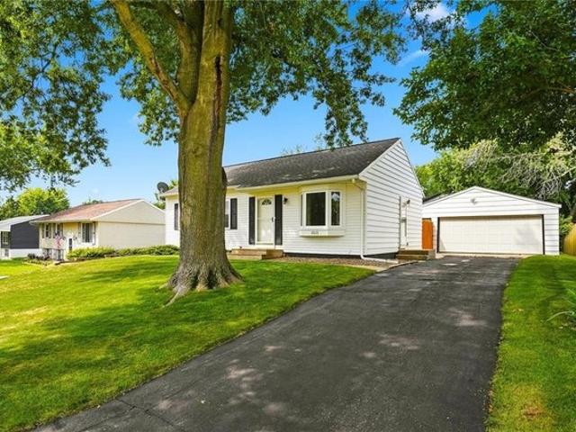 House for sale in Linn, Iowa