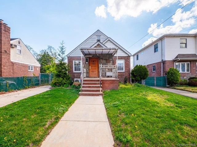 House for sale in Queens, Arverne