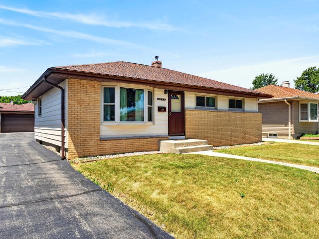 House for sale in Milwaukee, Wisconsin