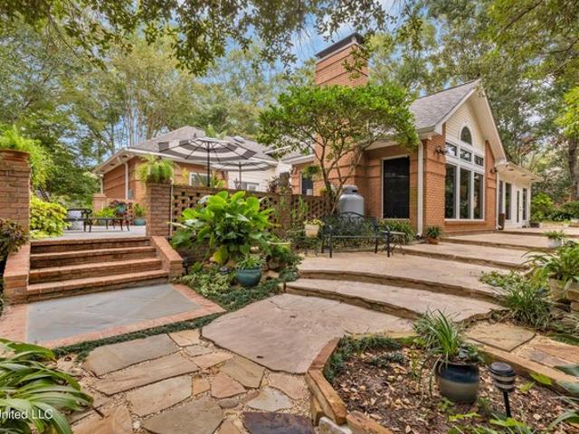 House for sale in Diamondhead, Mississippi