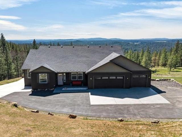 House for sale in Chattaroy, Washington