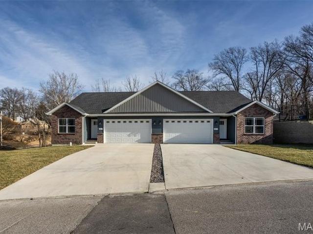 House for sale in Edwardsville, Illinois