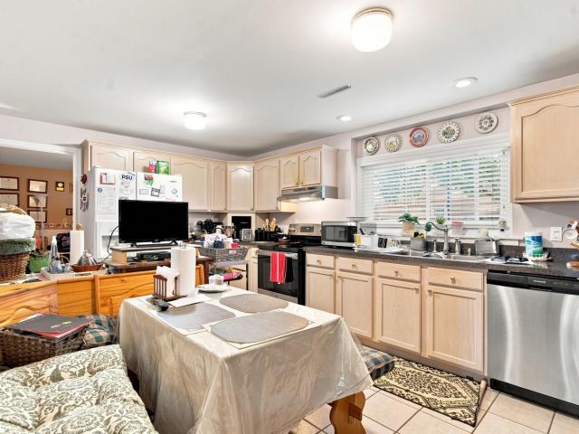 House for sale in Mchenry, Illinois