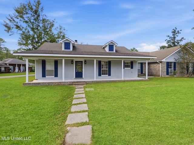 House for sale in Diamondhead, Hancock County