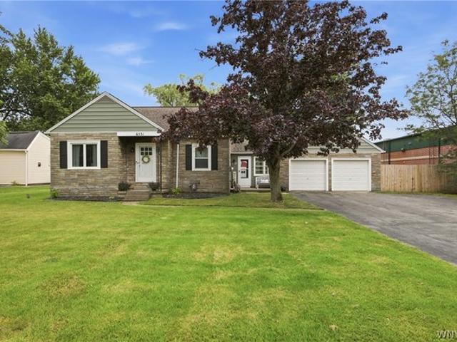 House for sale in Orchard Park, New York