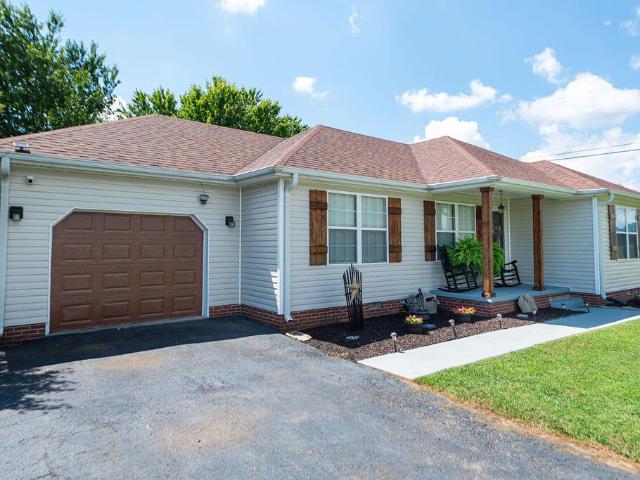 House for sale in Stanford, Kentucky