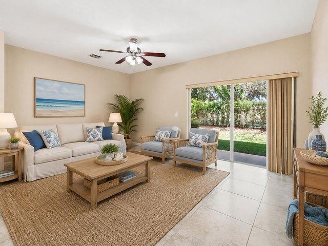 Townhouse for sale in Tamarac, Florida