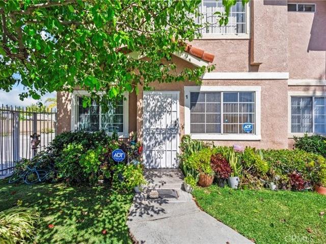 Condo for sale in Paramount, California