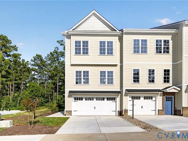 Townhouse for sale in Virginia