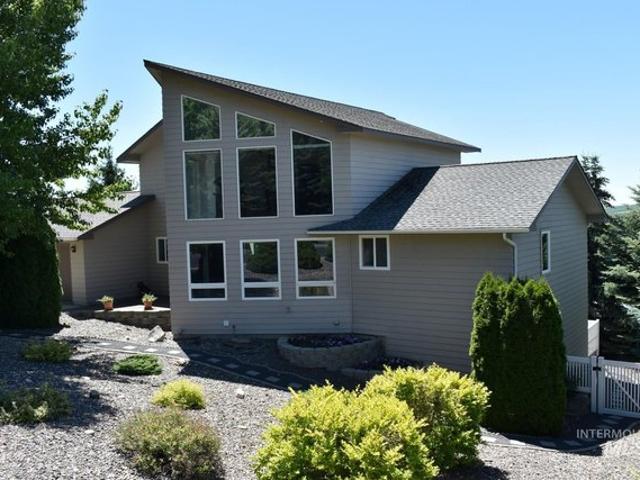 House for sale in Moscow, Latah County