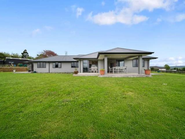Property for sale in Onewhero, Auckland