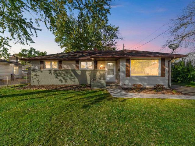 House for sale in Neenah, Winnebago County