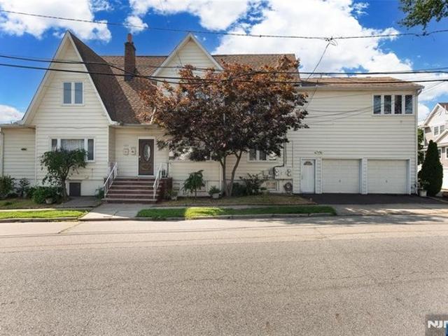 House for sale in Lyndhurst, New Jersey