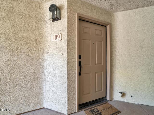 Condo for sale in Oak Park, California