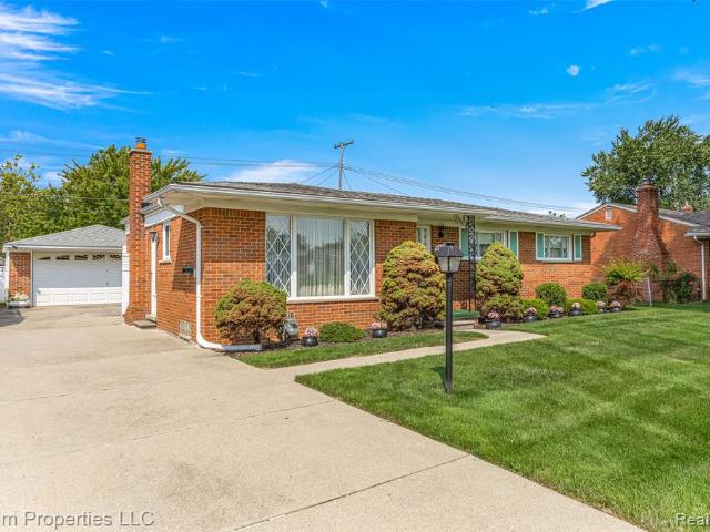 House for sale in Dearborn Heights