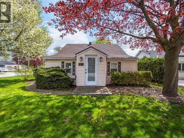 House for sale in Brights Grove, Ontario