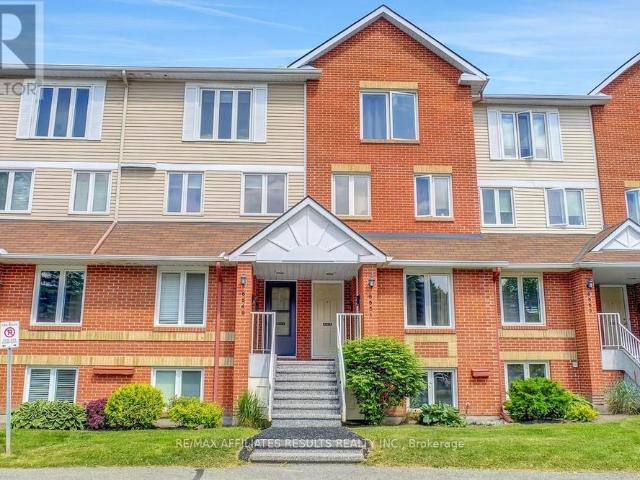 Townhouse for rent in Mulhurst Bay, Ontario